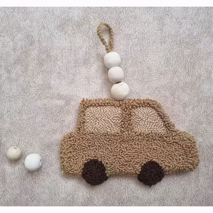 آویز  کودک طرح ماشین دوخته شده با تکنیک نیدل پانچ قابل سفارش در طرح و رنگ و ابعاد دلخواه