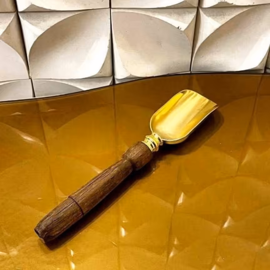 قاشق آجیل دسته چوبی 