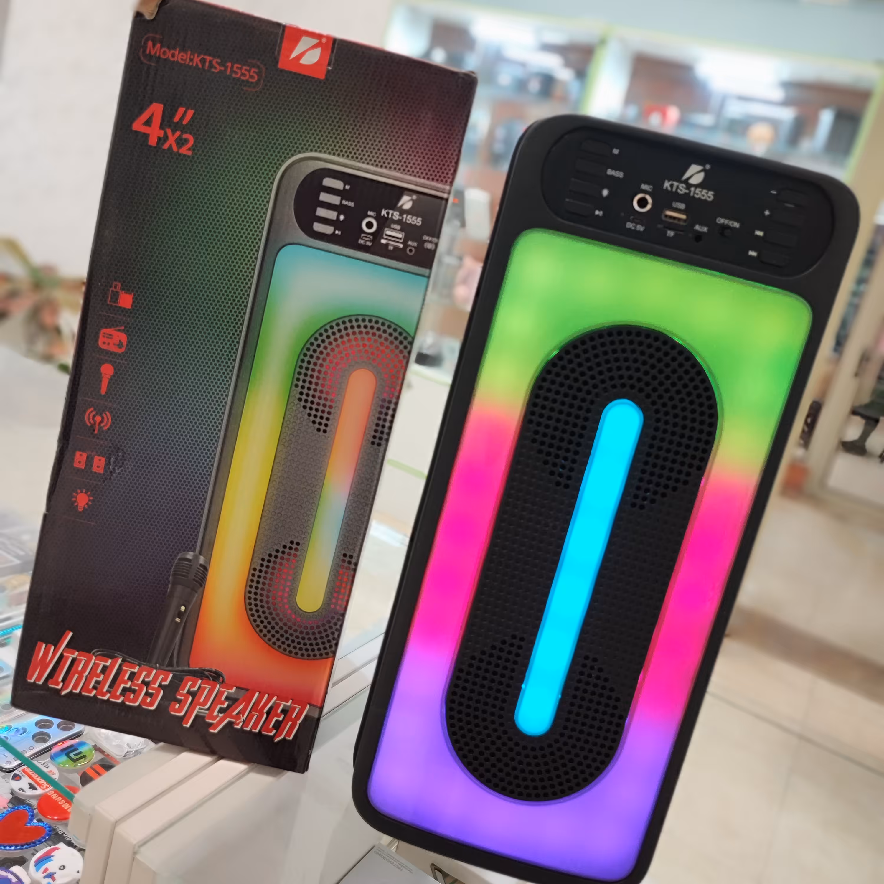 اسپیکر قابل حمل kts 1555  سایز  4.5 اینچ همراه میکروفون و ریموت 