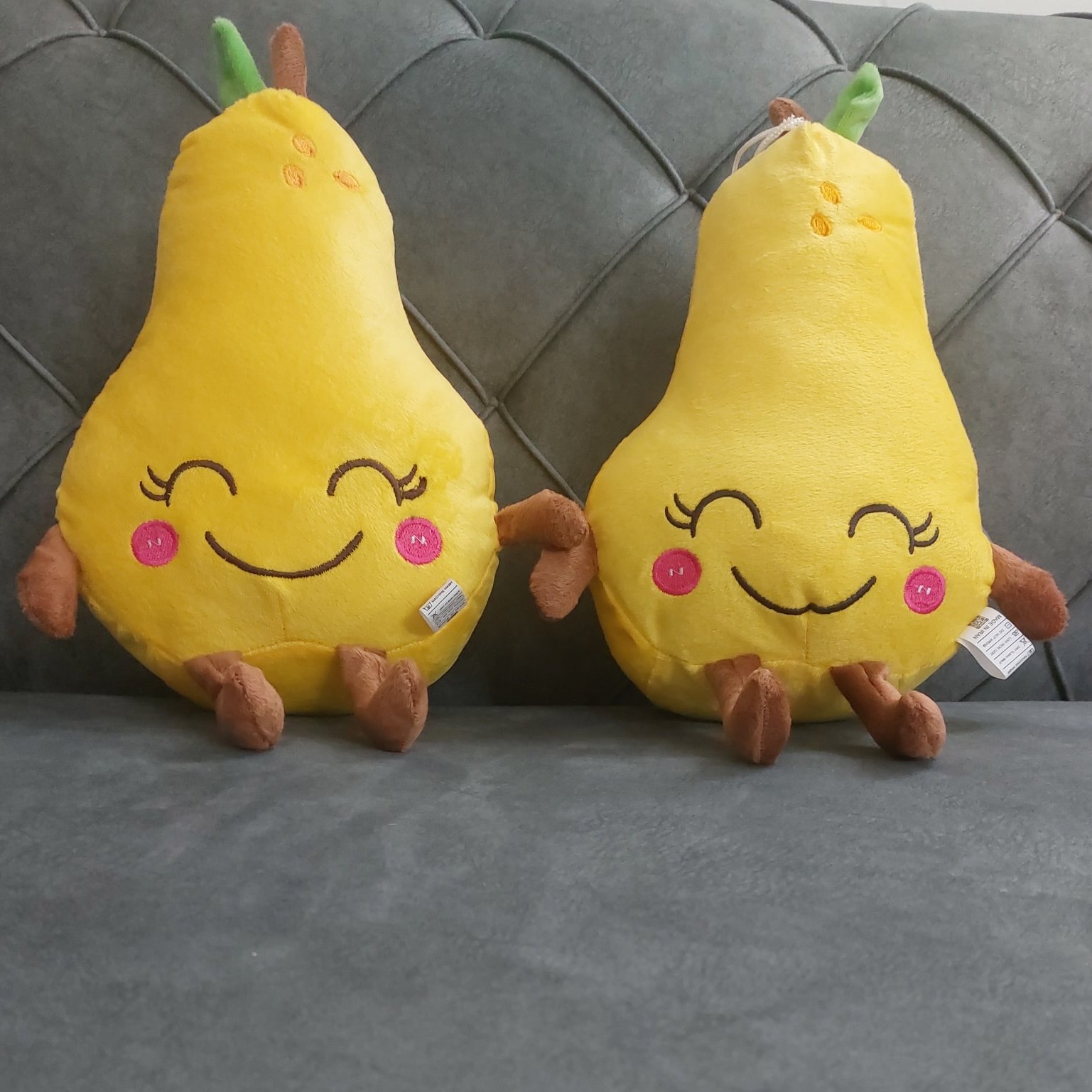 عروسک گلابی خنده رو