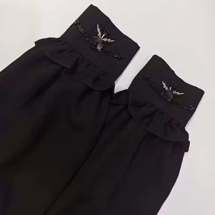 ساق دست شومیزی چین دار کرپ حریر‌ رنگ مشکی جواهر دوزی 