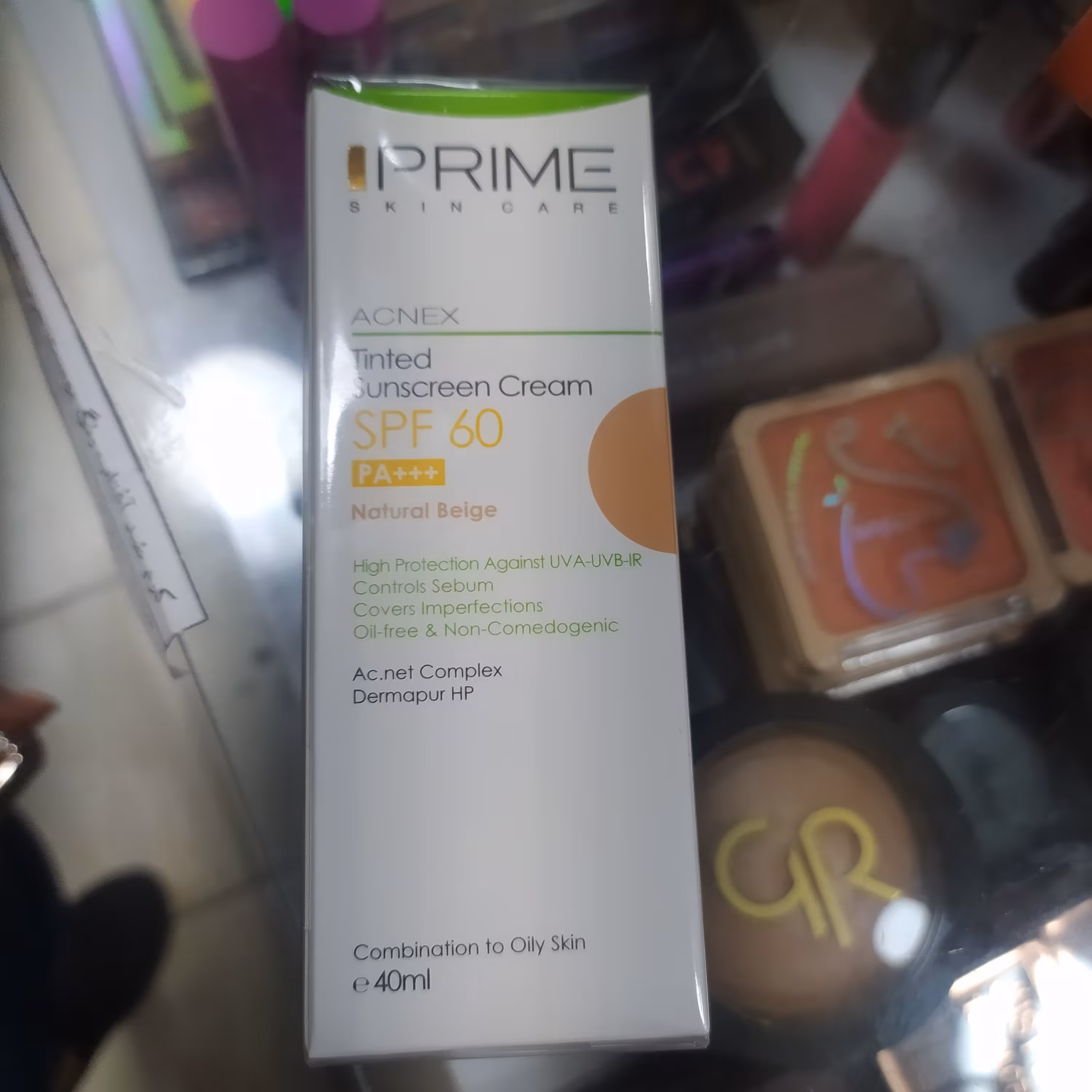 کرم ضد آفتاب رنگی spf60 پوست مختلط تا چرب فاقد چربی