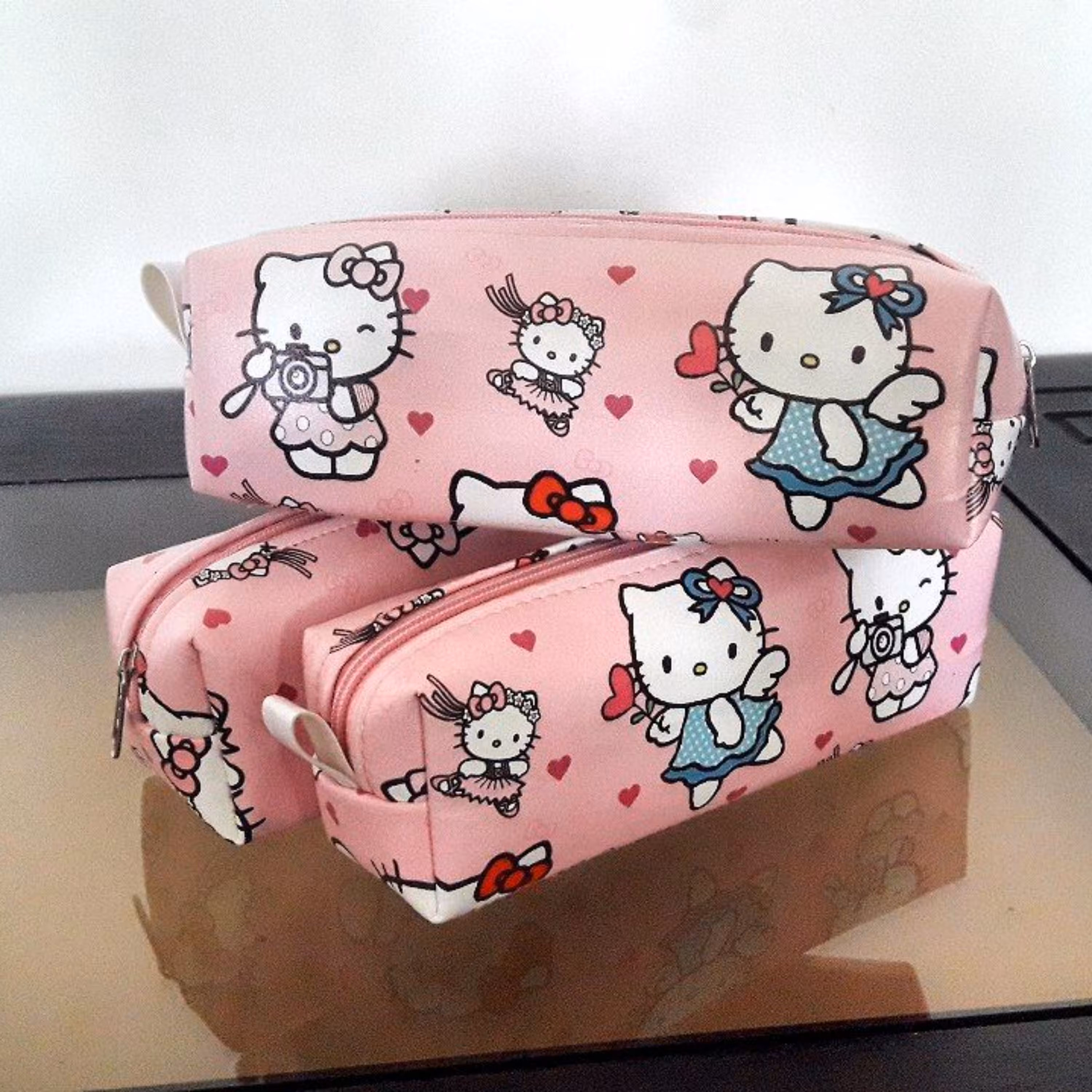 جامدادی . پک 5 عددی .چرمی فانتزی. کیتی صورتی .دارای استر و فوم .کد  