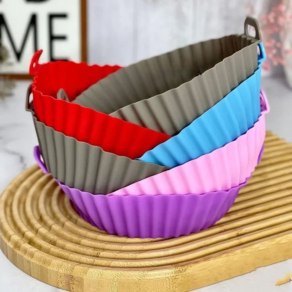 قالب سیلیکونی یا ظرف هواپز قابلیت استفاده درفر و مایکروویو یخچال وفریزر مدل گردومربعی لطفاقبل ازسفارش موجودی بگیرید