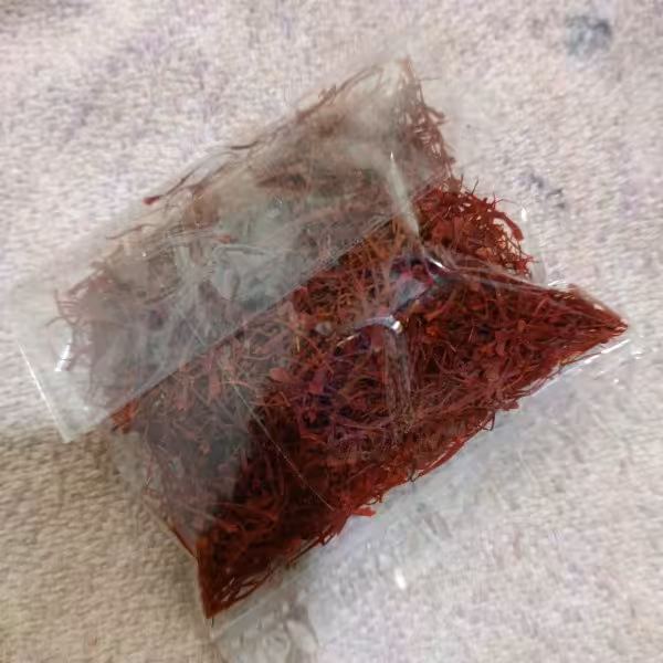 زعفران درجه یک و اعلا(4.90گرم/یک مثقال کامل)