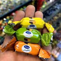 شکلات نادو میوه ای خوشمزه و تازه شونیز 500 گرمی آجیل و خشکبار مهران 