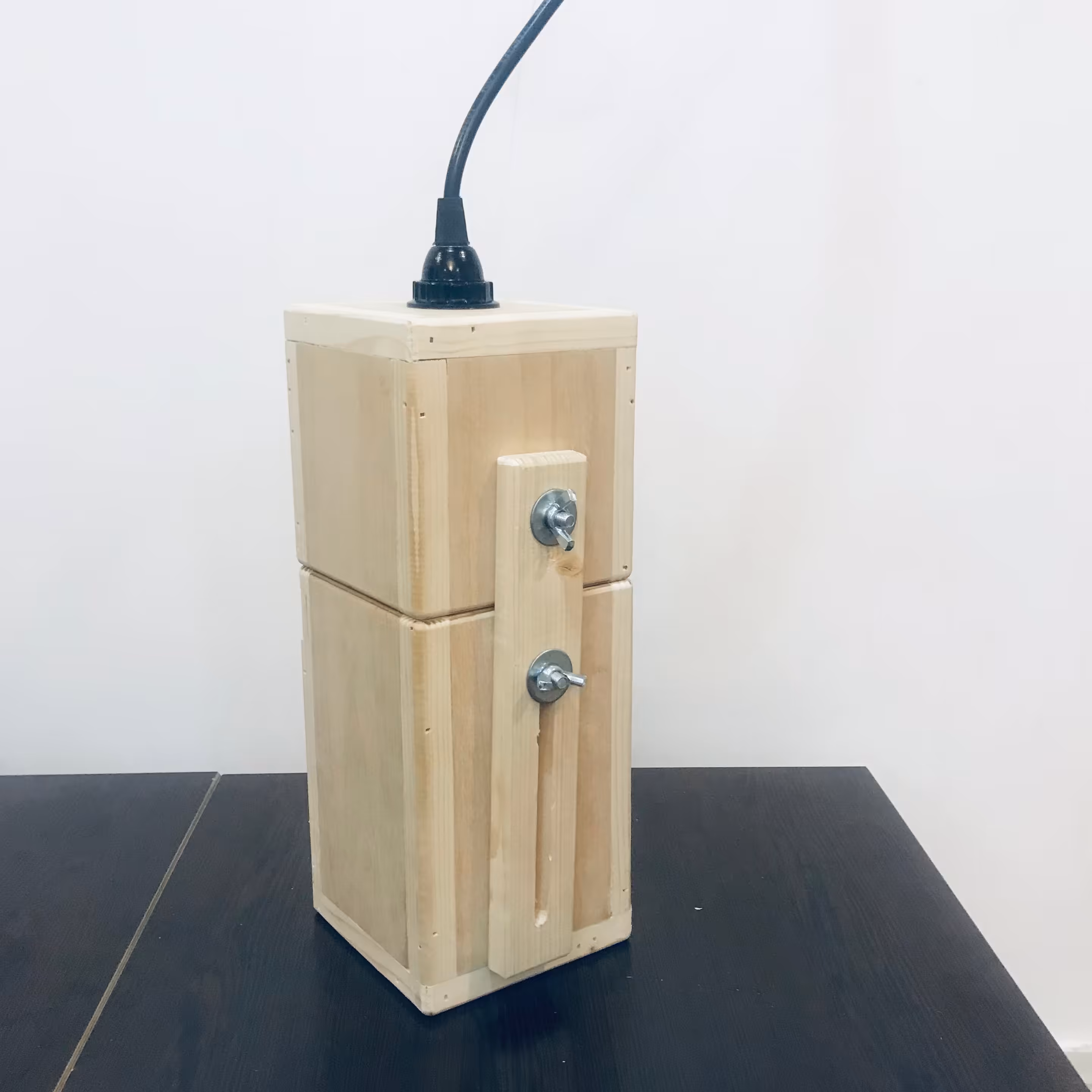 چراغ مطالعه و خواب (پس کرایه)