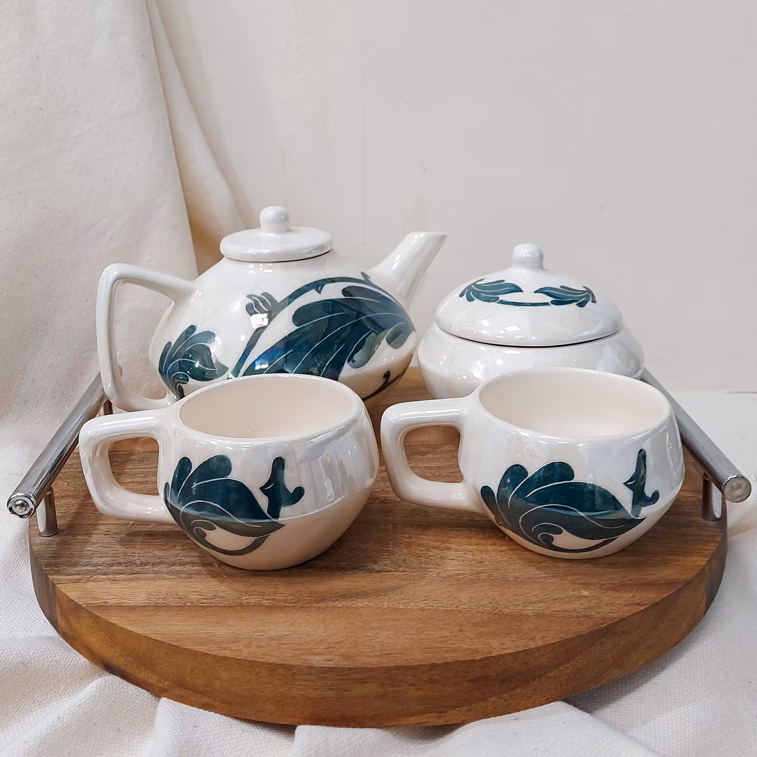 سرویس چایخوری اتاق اینه