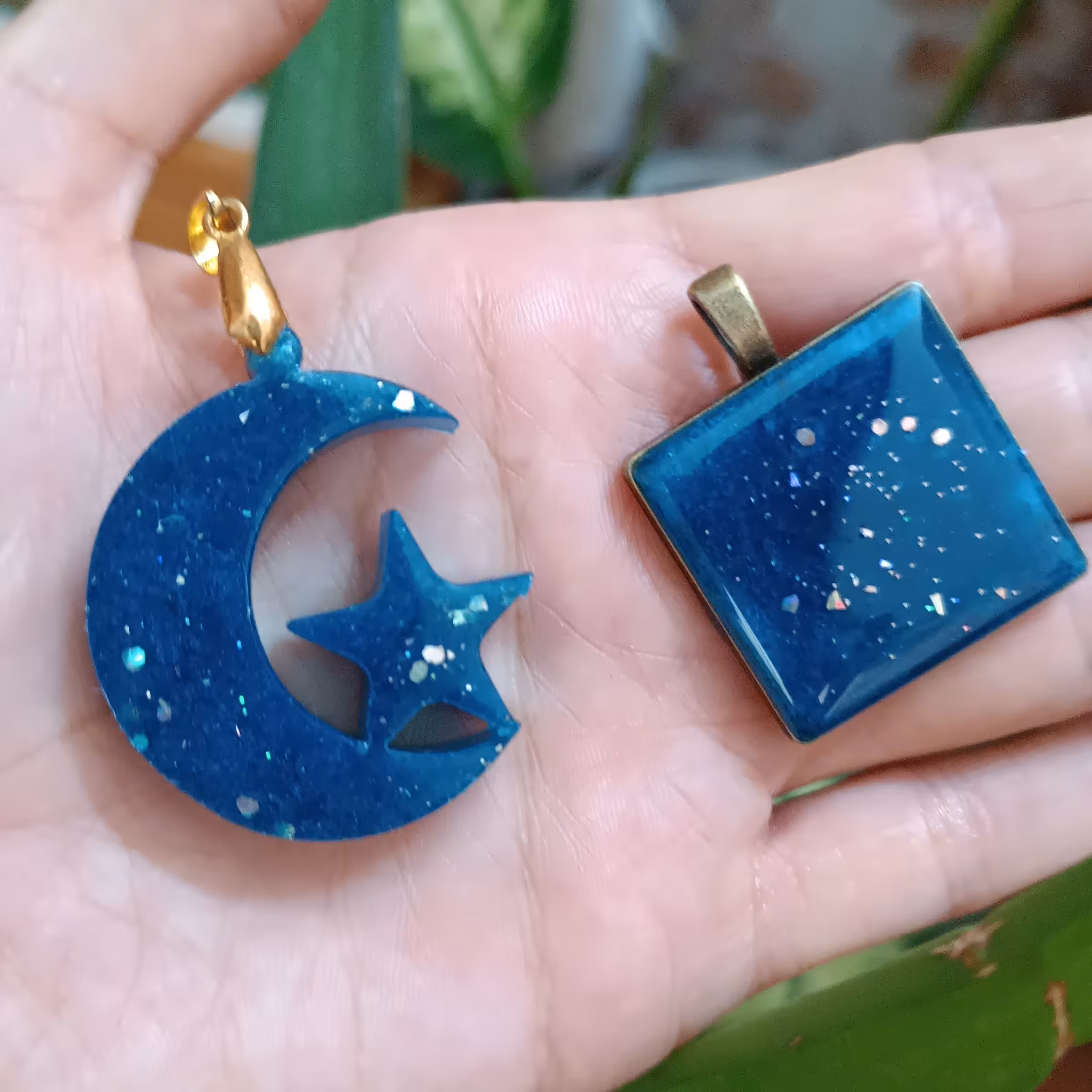 گردن آویز ماه و ستاره به همراه هدیه