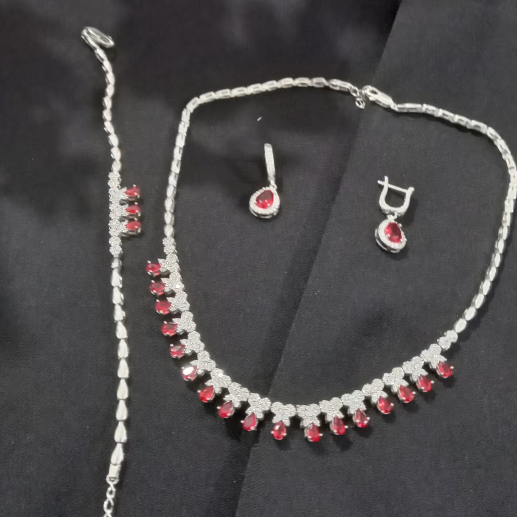 سرویس جواهری نقره عیار 925با آبکاری رادیوم و تخفیف ویژه 