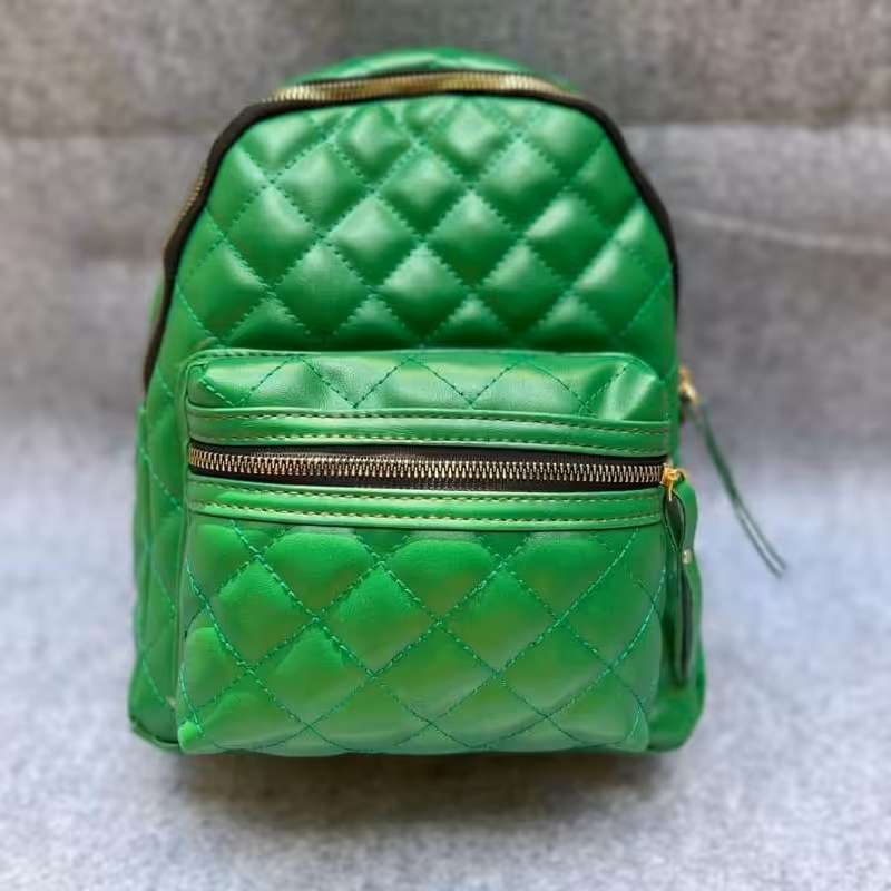 کوله نازلی سبز                  سبک و جادار