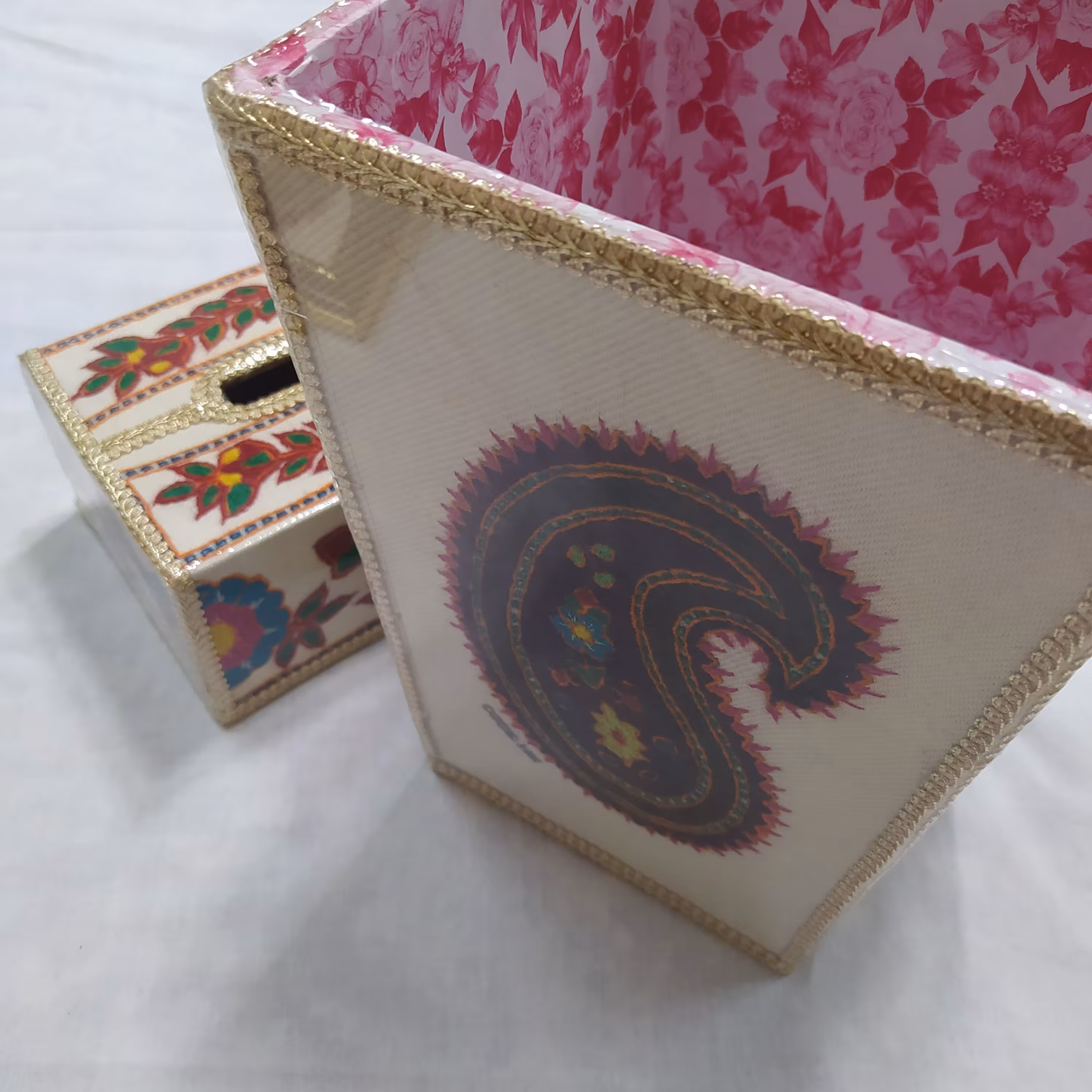 سطل و جا دستمال کاغذی پته 