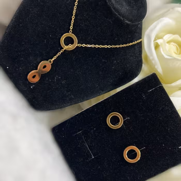 نیم ست طرح  دایره مدل کرواتی با گوشواره های میخی و رنگ ثابت و ضد حساسیت