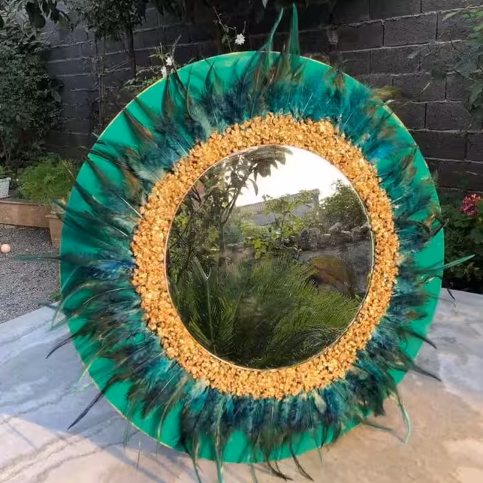 تابلو آینه رزینی دکوراتیو سبز رنگ کار شده با پر سایز  50 سانت دکوری (ارسال رایگان)