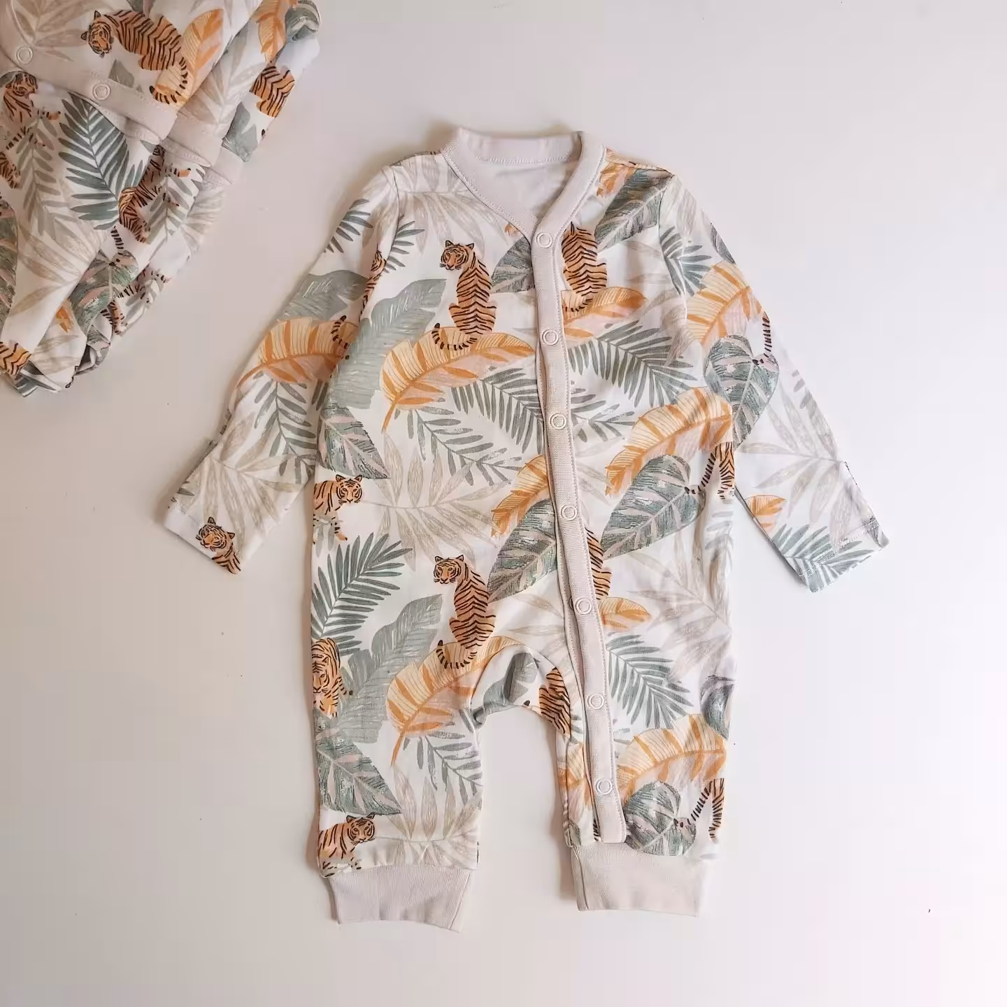 سرهمی اورجینال نوزادی برند TU بدون جوراب سایز 3 تا 6 ماه   و 6 تا 9 ماه  9 تا 12 ماه  12 تا 18 ماه