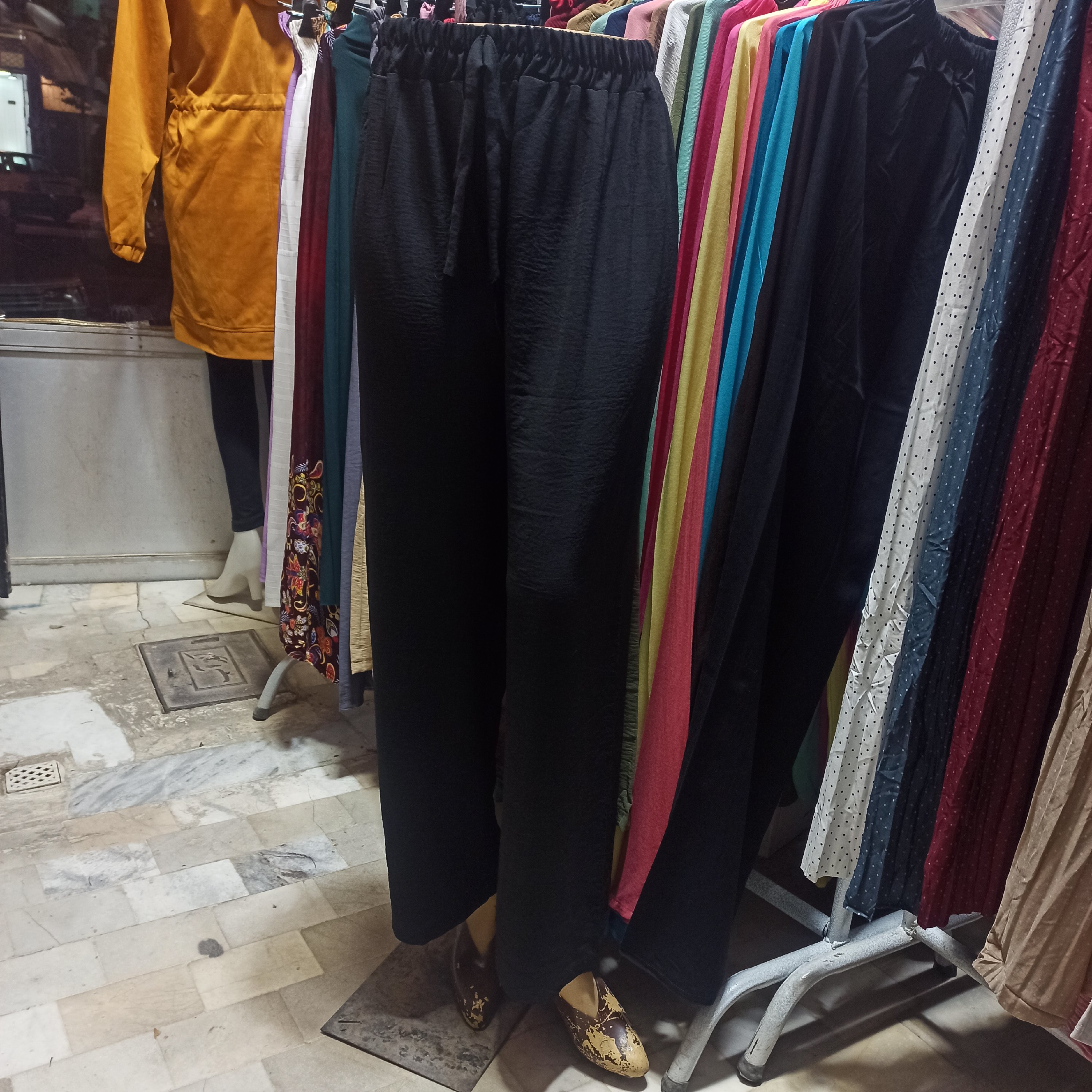 شلوار ابروبادی مشکی مشکی فری سایز قد100 باکیفیت