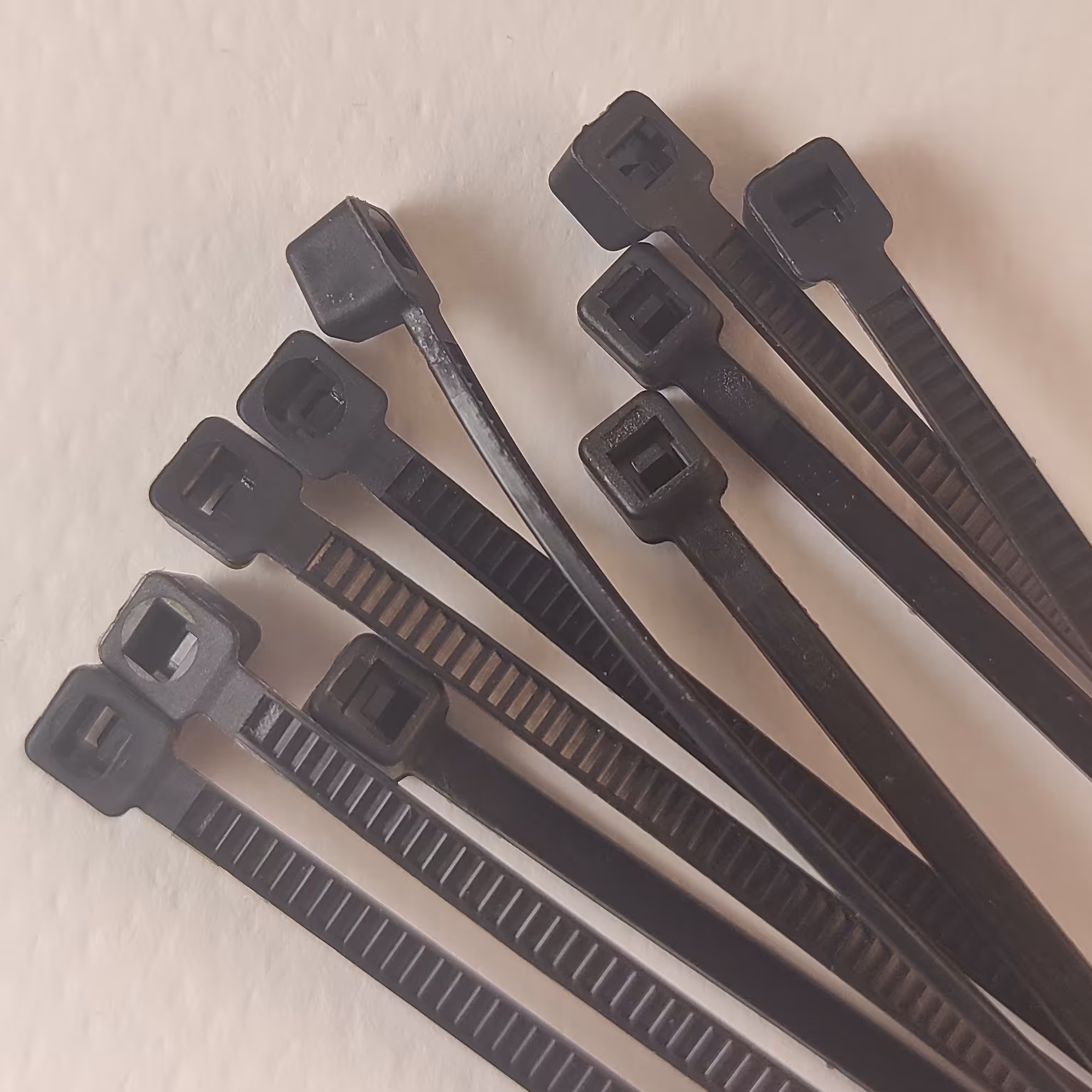 بست کمربندی 20 سانتی بسته 30 عددی