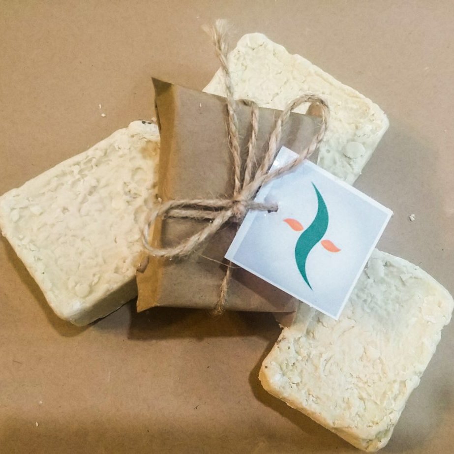 صابون شیر و بادام ( 70 گرمی )