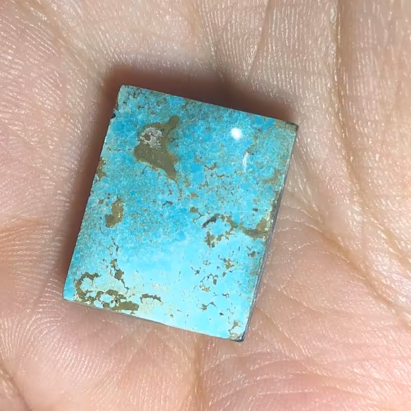 نگین فیروزه  نیشابور فاخر محشر  کاملا طبیعی تراش مربعی شکل بسیار خوش رنگ  کد 97