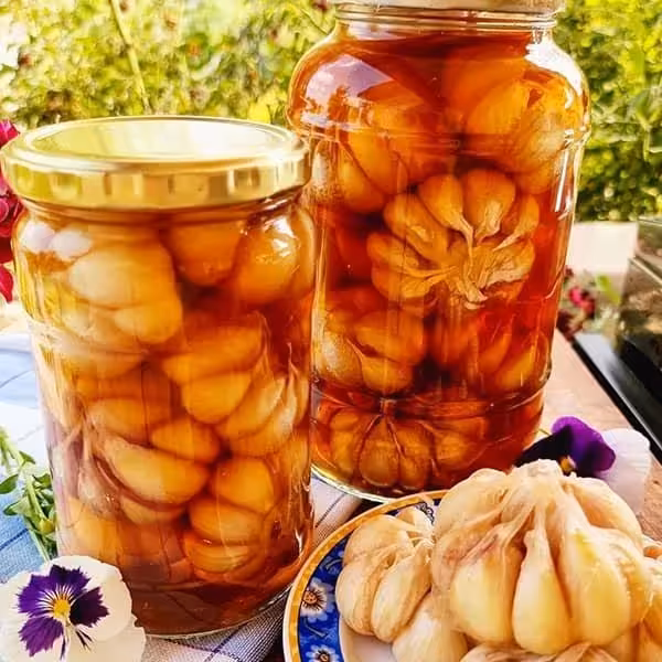 سیر و سیر ترشی هفت ساله محلی خوشمزه و لذیذ