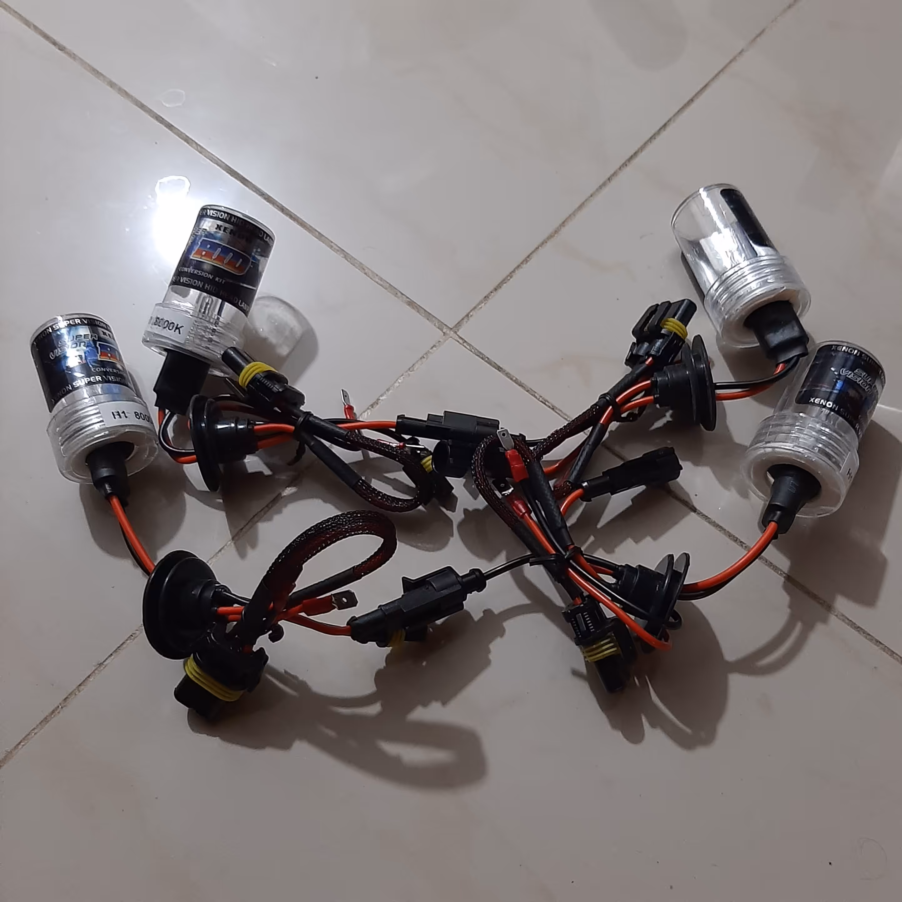 لامپ یدکی زنون دو عددی پایه H1 بدون ترانس 8000کلوین 