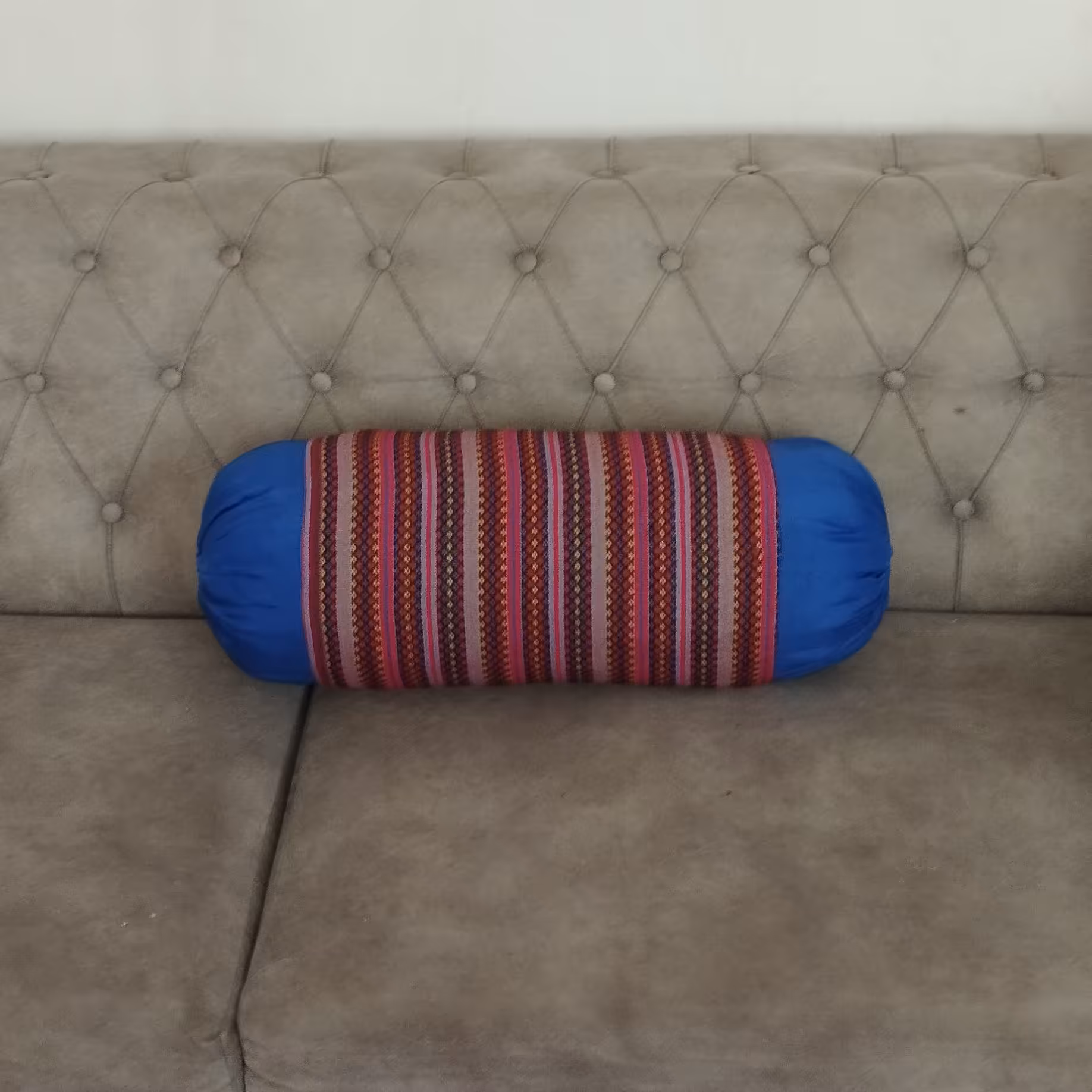 بالشت سنتی گرد کوچک آبی رنگ