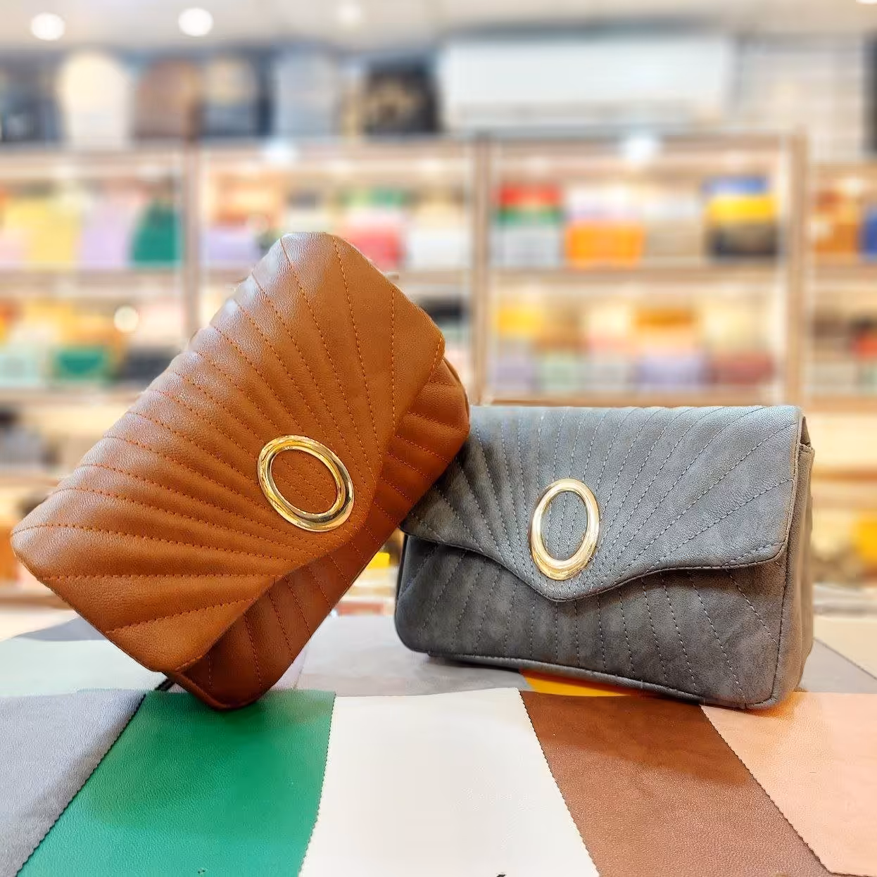 کد 2828
پاسپورتی لبه دار
ابعاد 23×17
