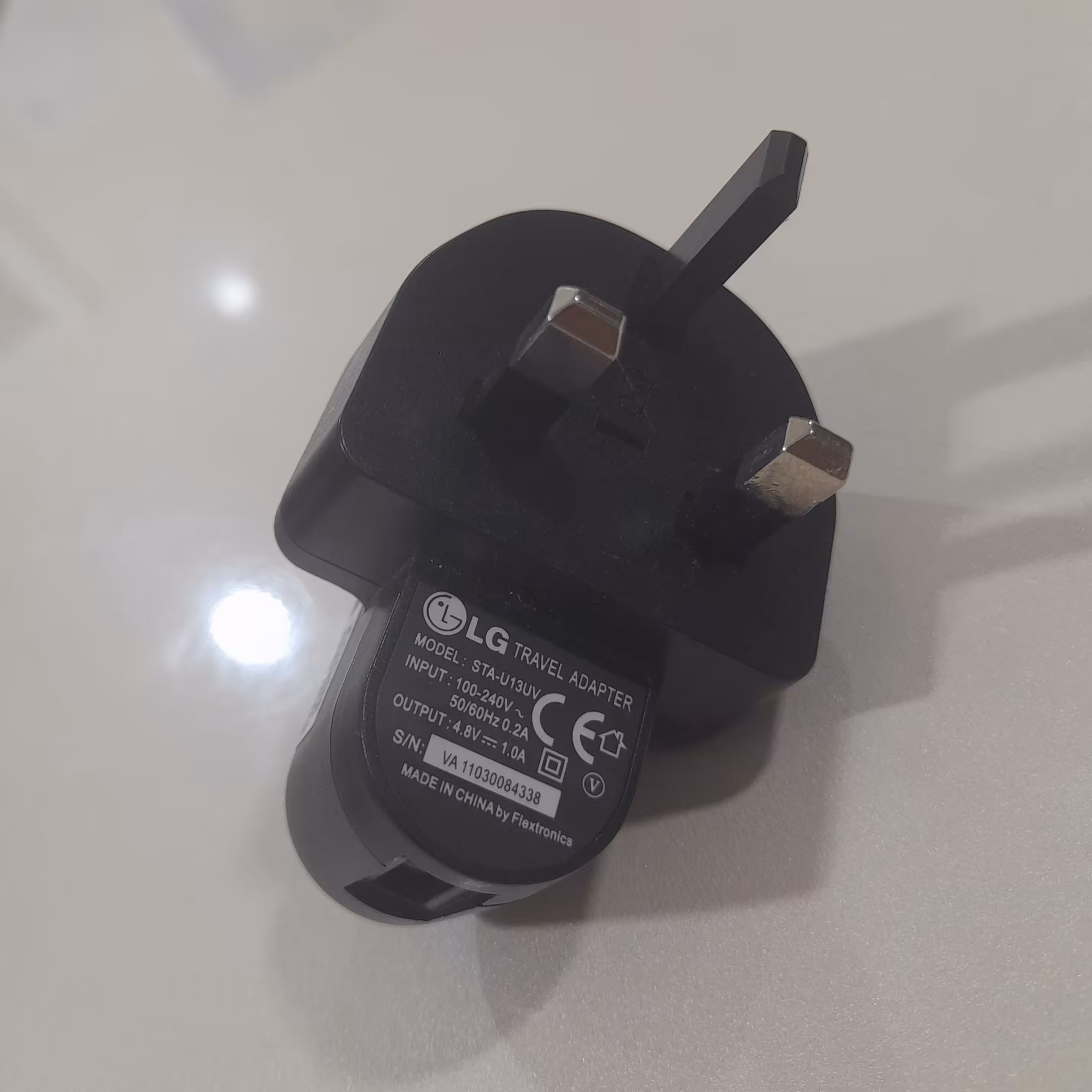 اداپتور کلگی شارژر 1 آمپر 3 پین اصلی مناسب ساعت هوشمند مچی هندزفری بلوتوثی کارتخوان اسپیکر پوز یک آمپر 1A