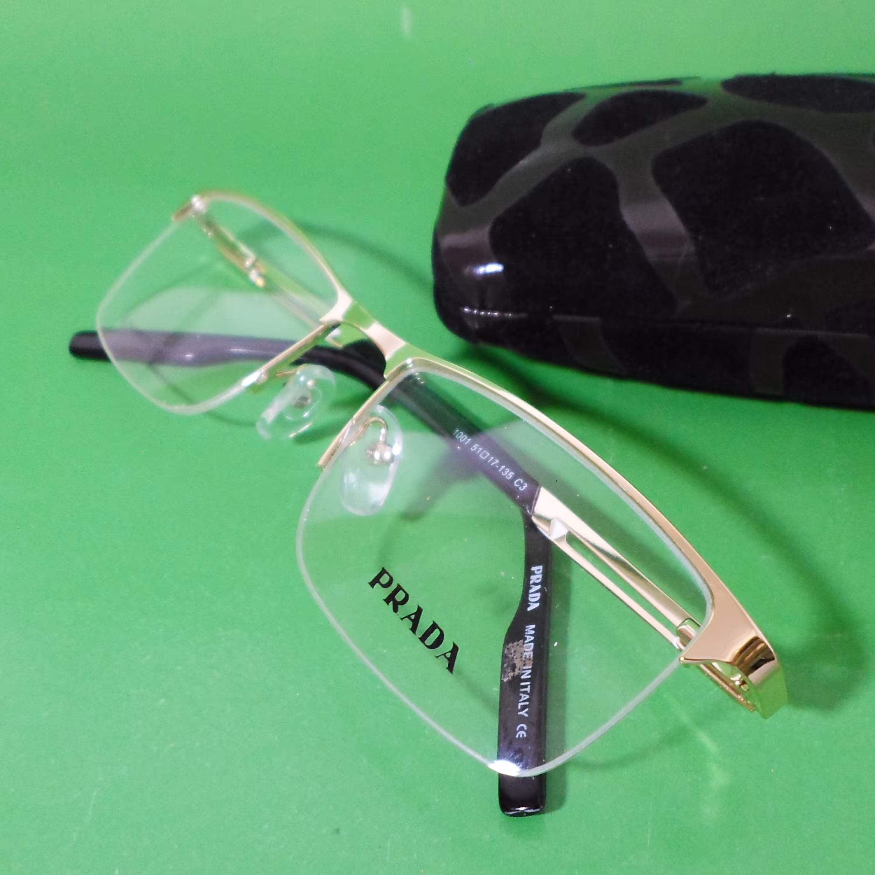 عینک پرادا(PRADA)مدل دیپلمات