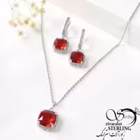 نیمست نگین قرمز