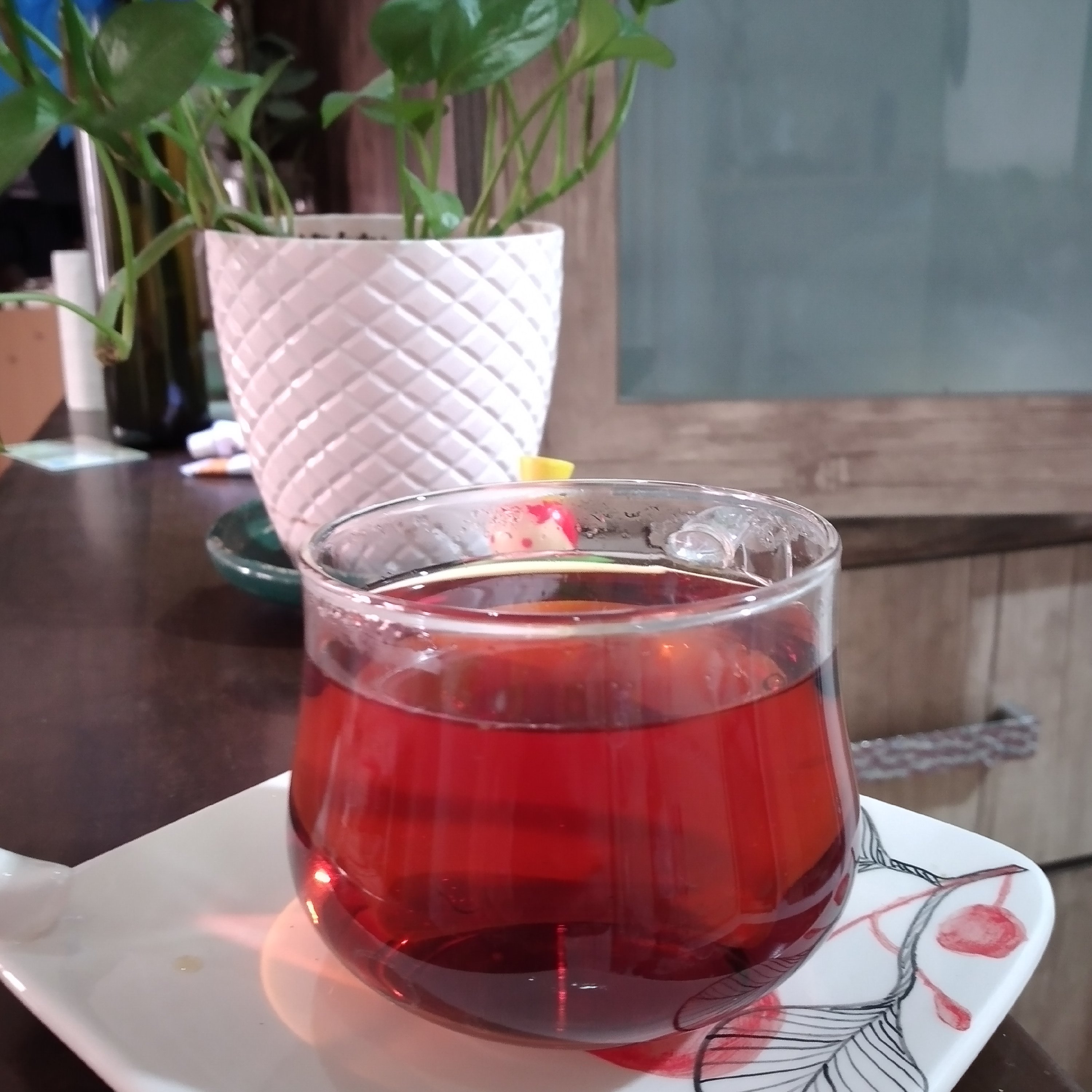 دمنوش توت سفید و گل سرخخوشمزه و خوش عطر کافیه یک بار امتحان کنید 200 گرم