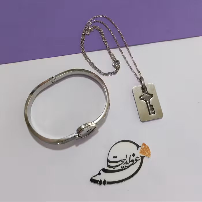 ست گردنبند  و دستبند استیل بسیار زیبا و جذاب و آبکاری بسیار قوی و درجه 1