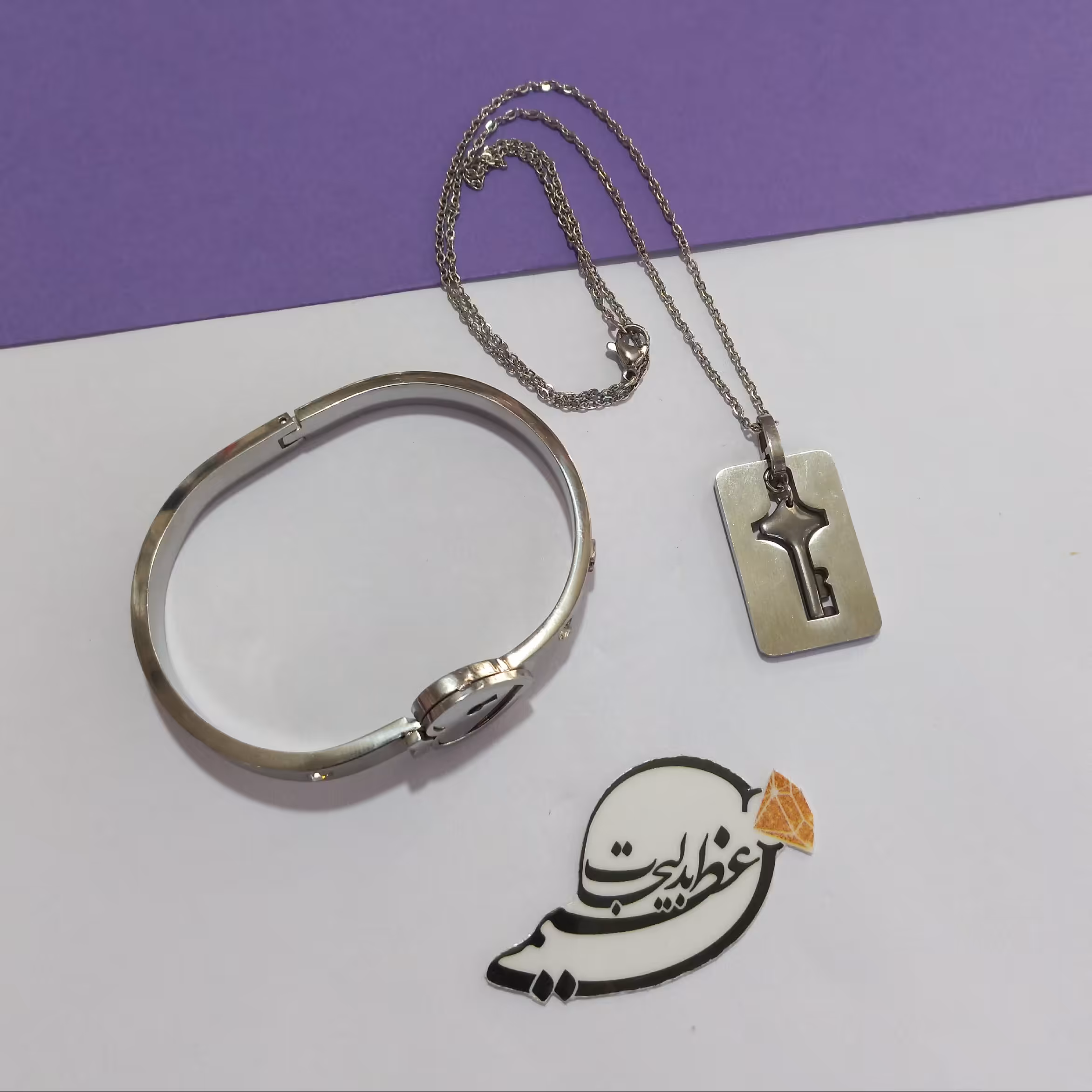 ست گردنبند  و دستبند استیل بسیار زیبا و جذاب و آبکاری بسیار قوی و درجه 1