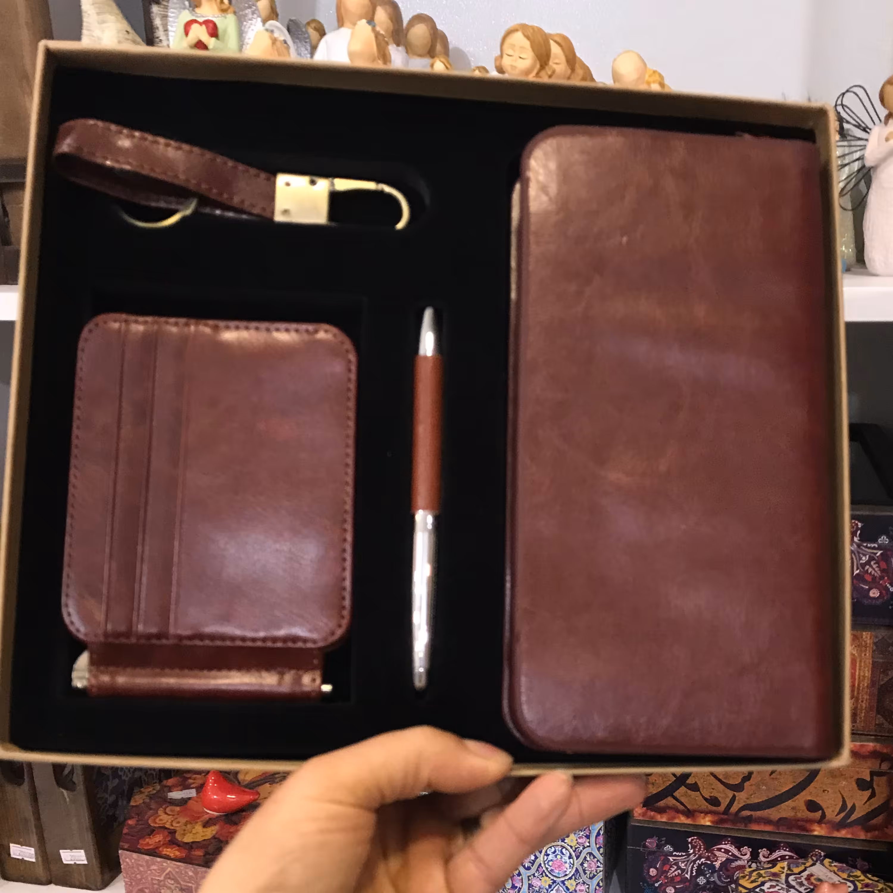 ست جعبه هدیه کیف پول و جاکارتی و خودکار