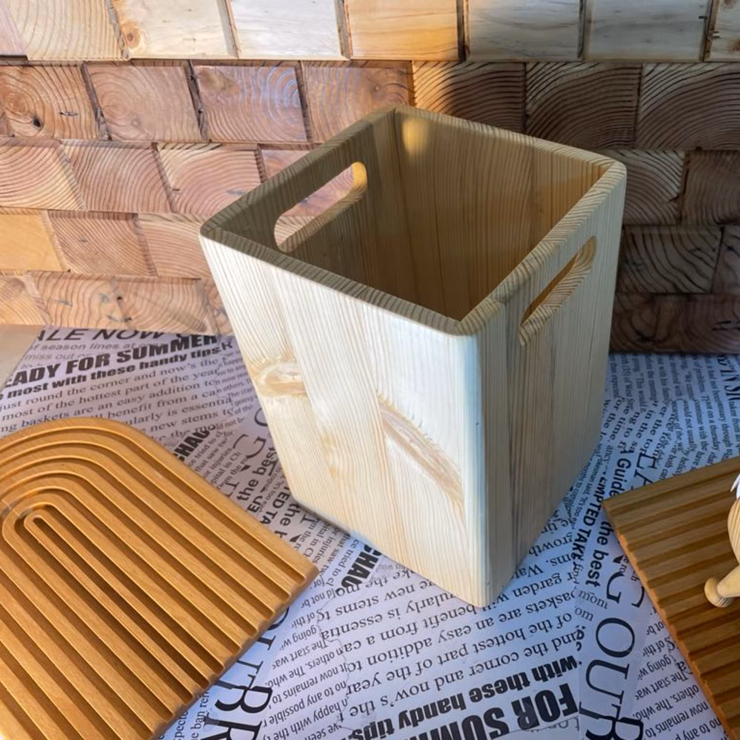 سطل نظم دهنده چوبی سطل پذیرایی چوبی سایز 19در19 به ارتفاع 26