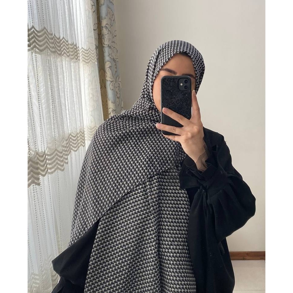 شال نخی وارداتی
قواره 180در80
دور دوخت
منگوله دار
اصلا لیز نیست
چروک نمیشه
پشت سفید نیست
خنک و سبک مناسب تابستان