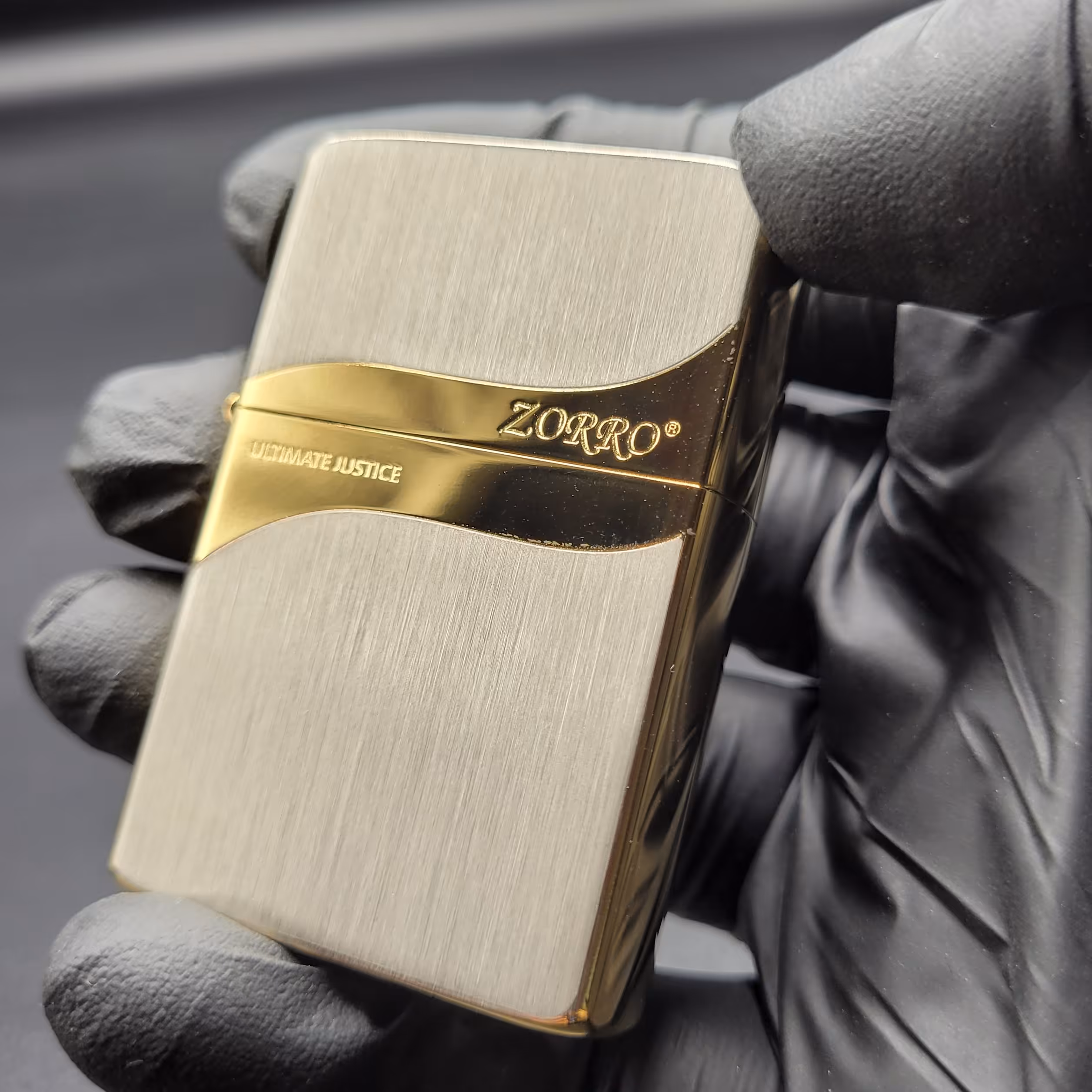 فندک بنزینی برند زورو طلایی و نقره ای بسیار شیک