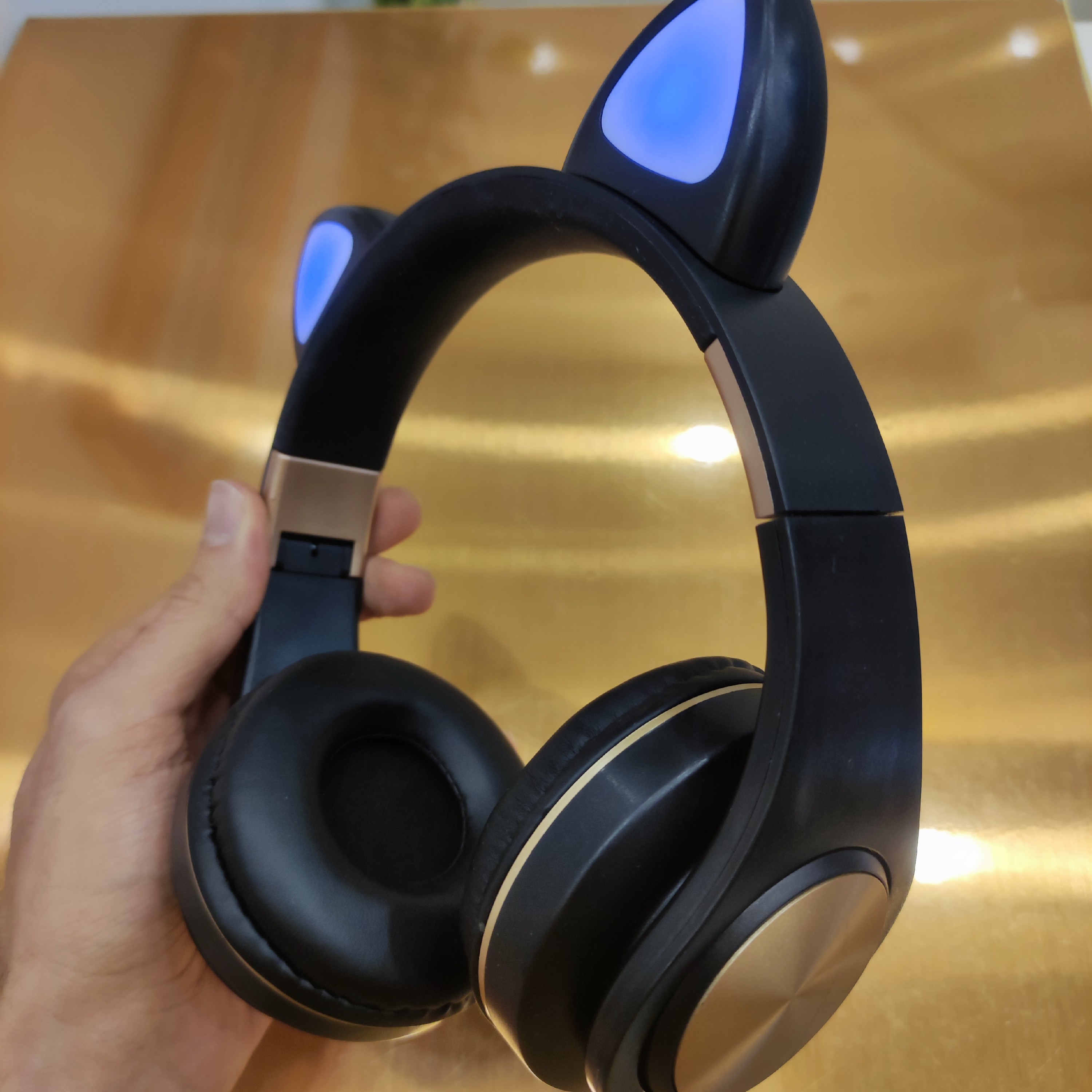 هدفون بلوتوثی مدل M1 طرح خرگوشی RGB