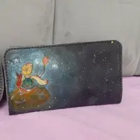کیف پول چرم گاوی حکاکی شده طرح شازده کوچولو 