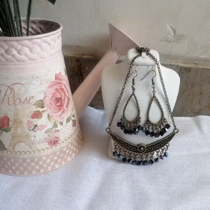 نیم ست برنز طراحی شده با مهره های متالیک