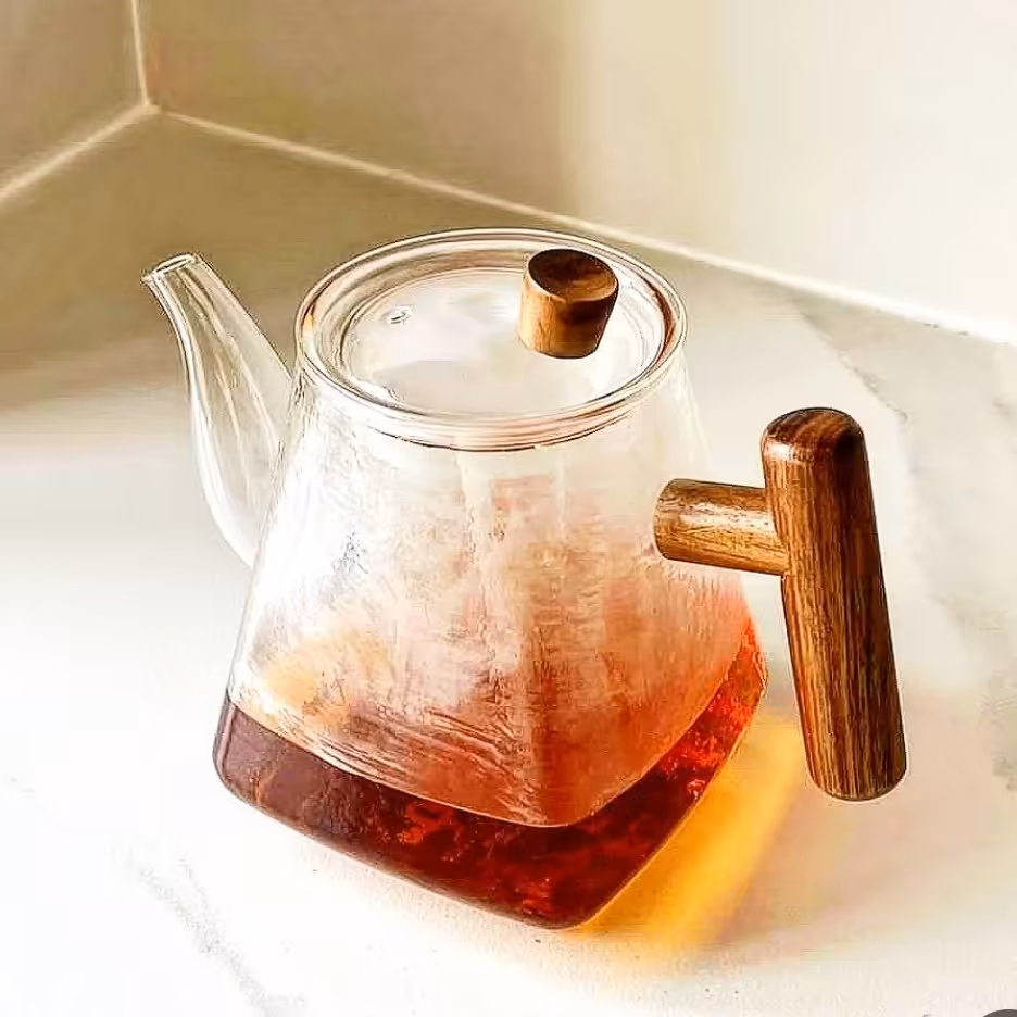 قوری تمام پیرکس مادام کوکو 600میل بادسته چوبی 