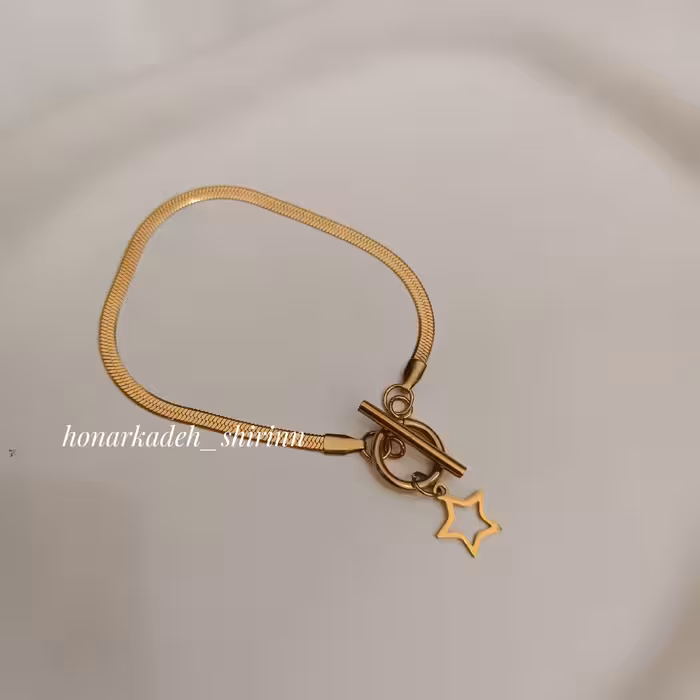 دستبند استیل ماری با آویز ستاره و قفل تی