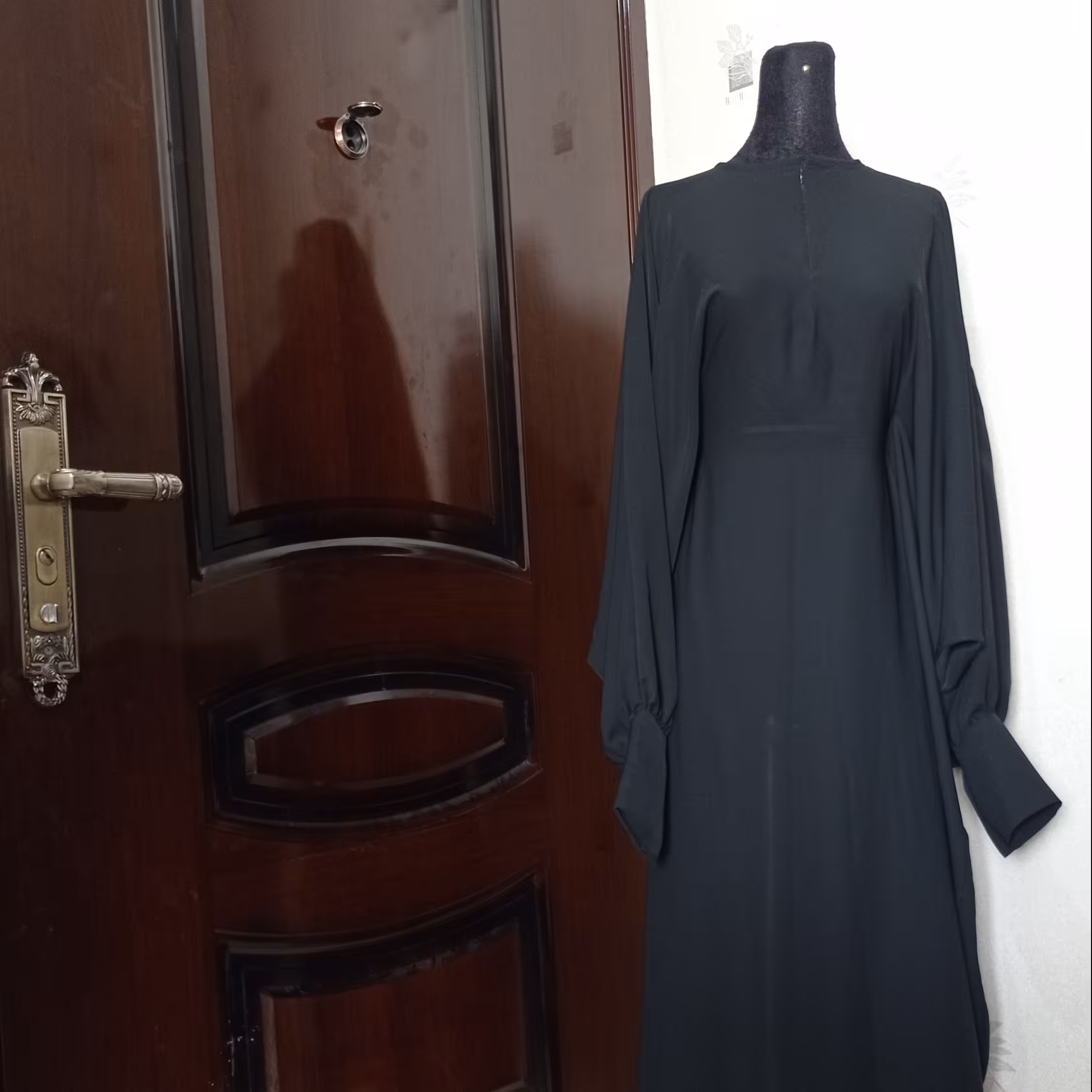 مانتو عبایی مشکی جنس کرپ الیزه