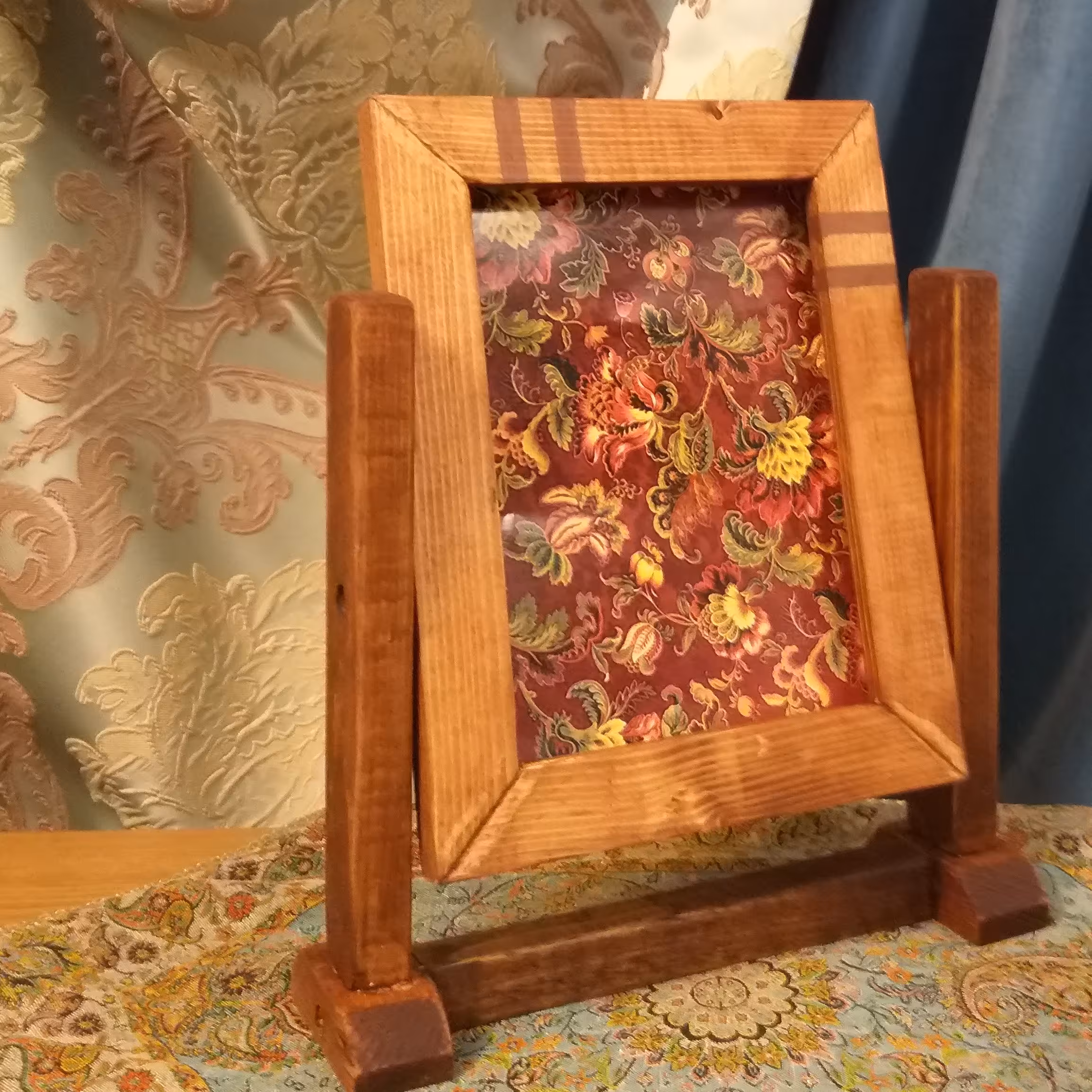 قاب عکس چوبی رومیزی دستساز- قاب عکس چوبی دستساز پایه دار