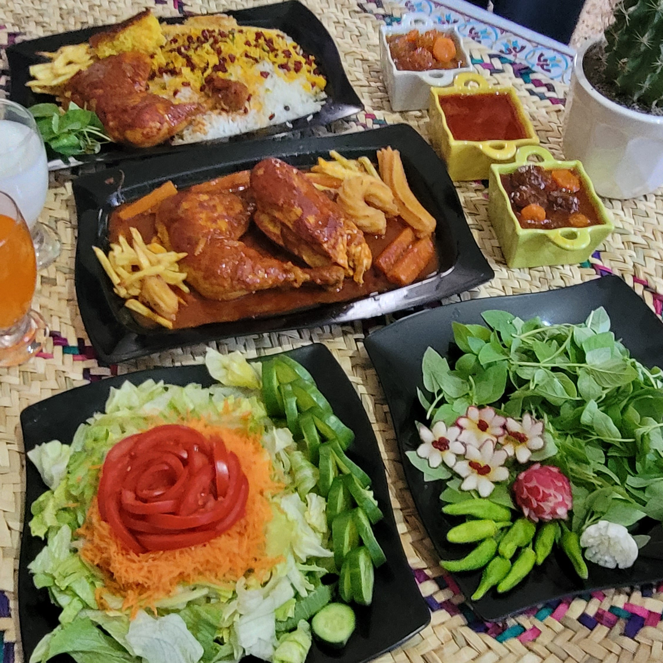 جزوه آموزش آشپزی دستور تهیه زرشک پلو با مرغ مجلسی به همراه دو مدل خورش آلو مجلسی فوق العاده خوش رنگ  و طعم و بو