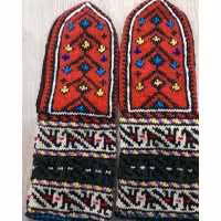 جوراب زمستانی-پاپوش-جوراب کوهنوزدی-جوراب مناطق سردسیر-بافت لاکچری زمستانه-کادو تولد دخترانه