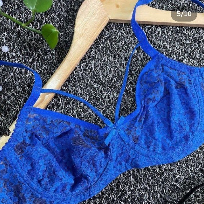 👙سوتین دانتل فنردار
👌لایه دار نخی بدون اسفنج
📏سایز75/80/85/90