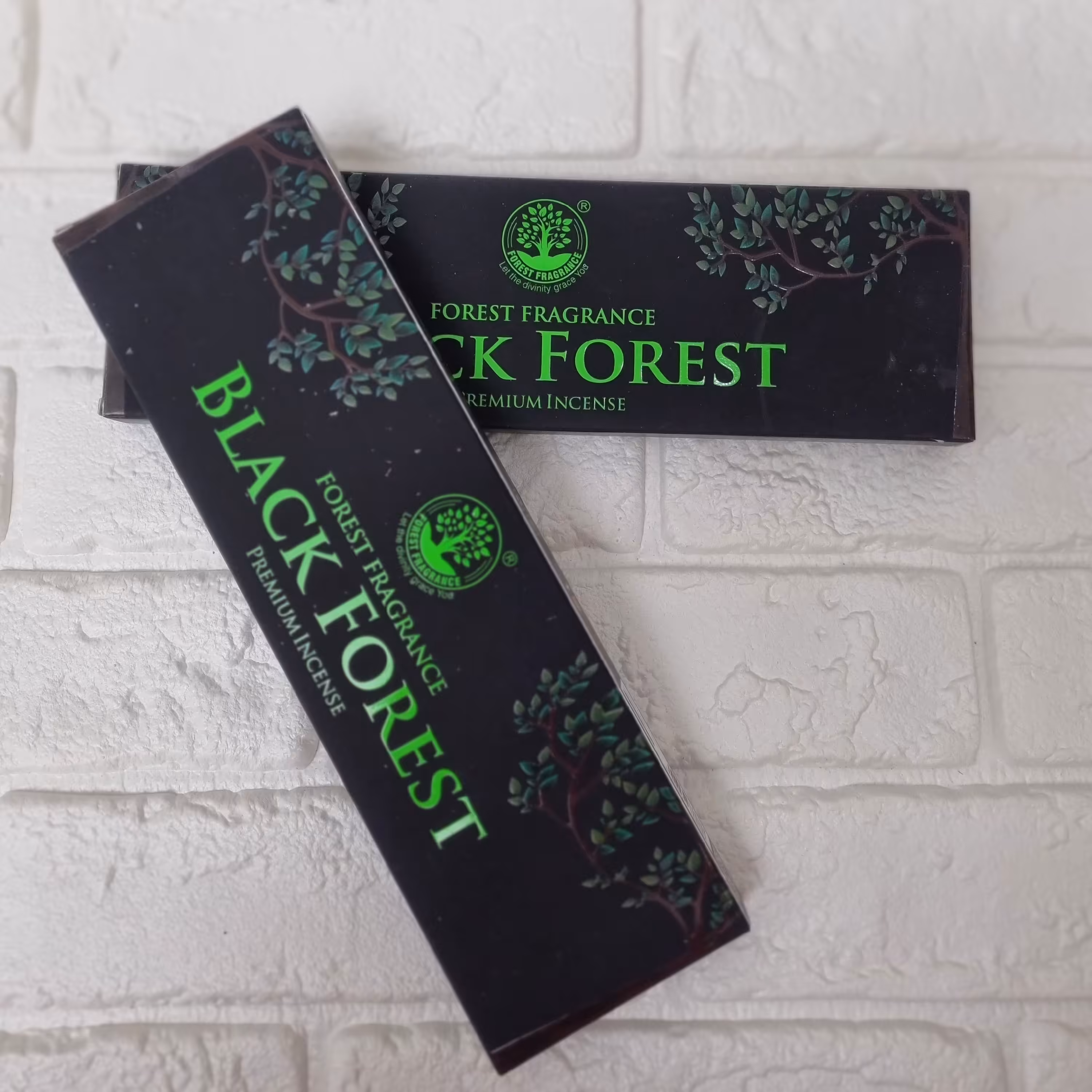 عود دستساز بلک فارست محصول هندبرند فارست رایحه صابونی و کمی خنک وزن 50گرم