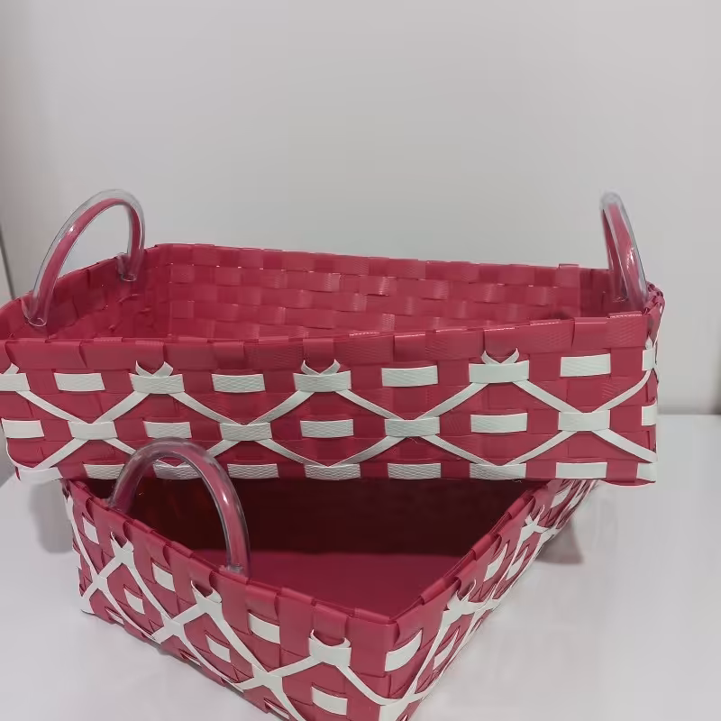 سبدنان تسمه بافی رنگ یاسی سفید و قرمز سفید ابعاد حدود28در9 سانت