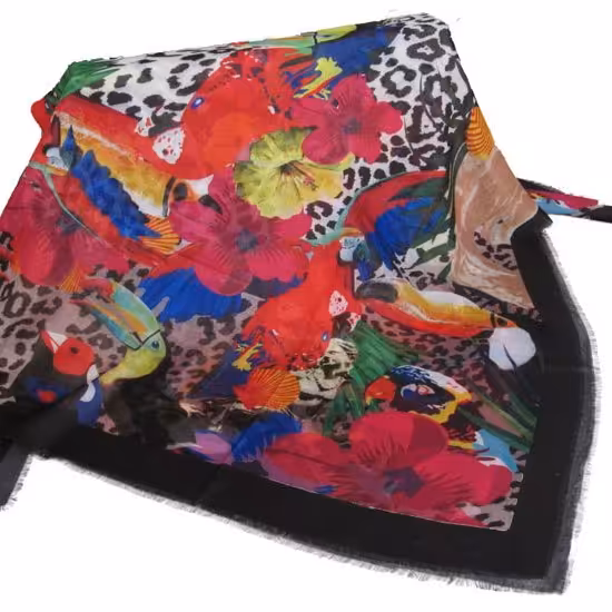 روسری طرح گل و پرنده